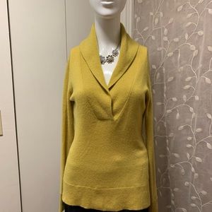 No name cashmere size approximately M color light green Great condition.